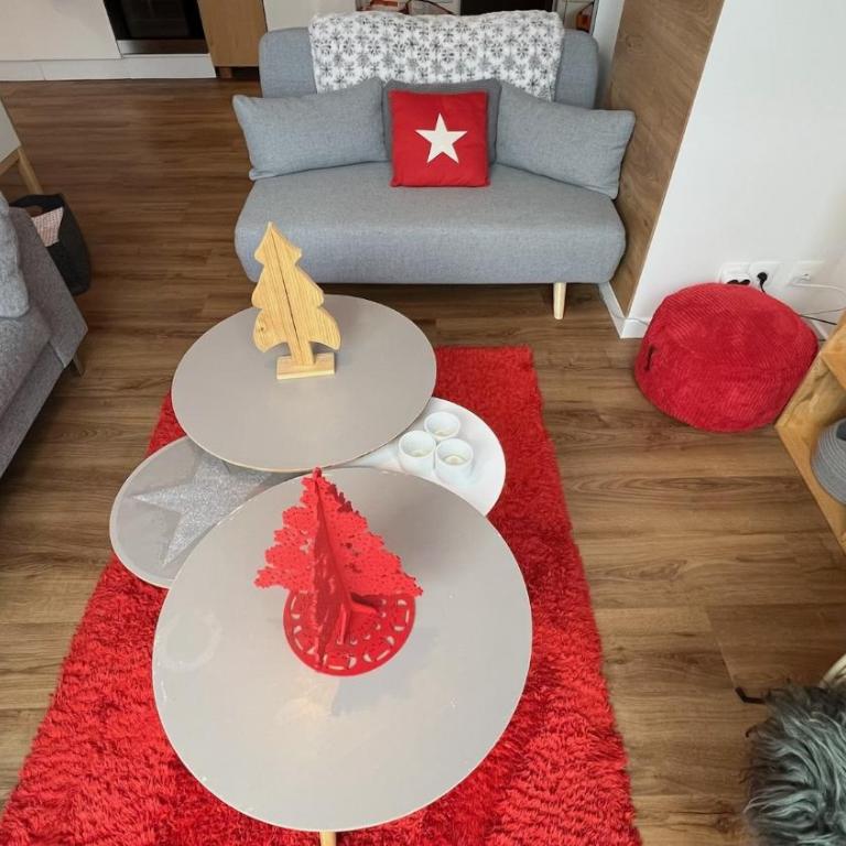 Rouge Canneberge -8 personnes- 84m2 Vue dégagée Sétaz - Appartement 3 Chambres - 12
