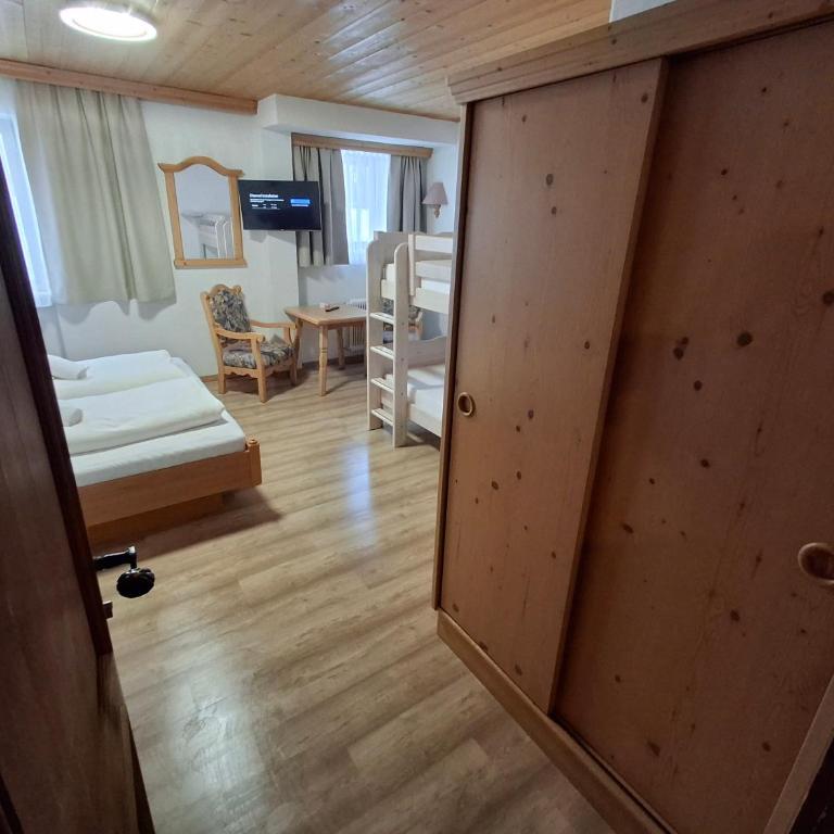Pension Razil XO - Chambre Familiale - Vue sur Montagne - 7