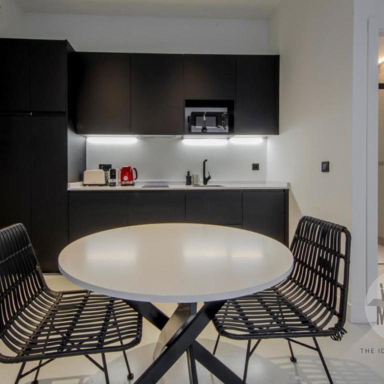 Ritmo en Madrid para 2, vive Mira el Río Alta 10 E3 - Apartamento de 1 dormitorio - 13