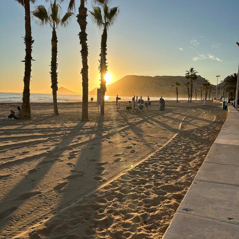 Magnifica ubicación ,amplio ,luminoso, a 50 m de la playa - Apartamento de 2 dormitorios con terraza y vistas al mar - 10