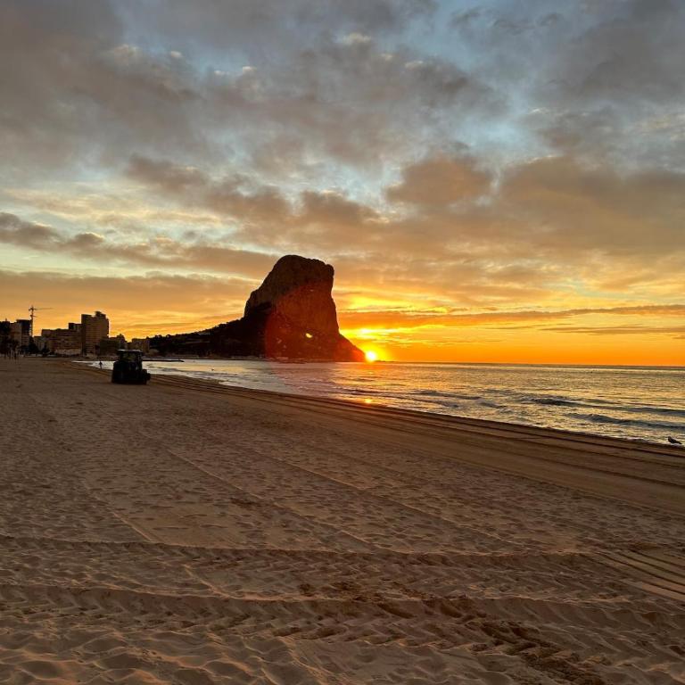 Magnifica ubicación ,amplio ,luminoso, a 50 m de la playa - Apartamento de 2 dormitorios con terraza y vistas al mar - 25