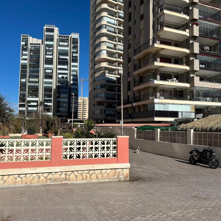 Magnifica ubicación ,amplio ,luminoso, a 50 m de la playa - Apartamento de 2 dormitorios con terraza y vistas al mar - 32