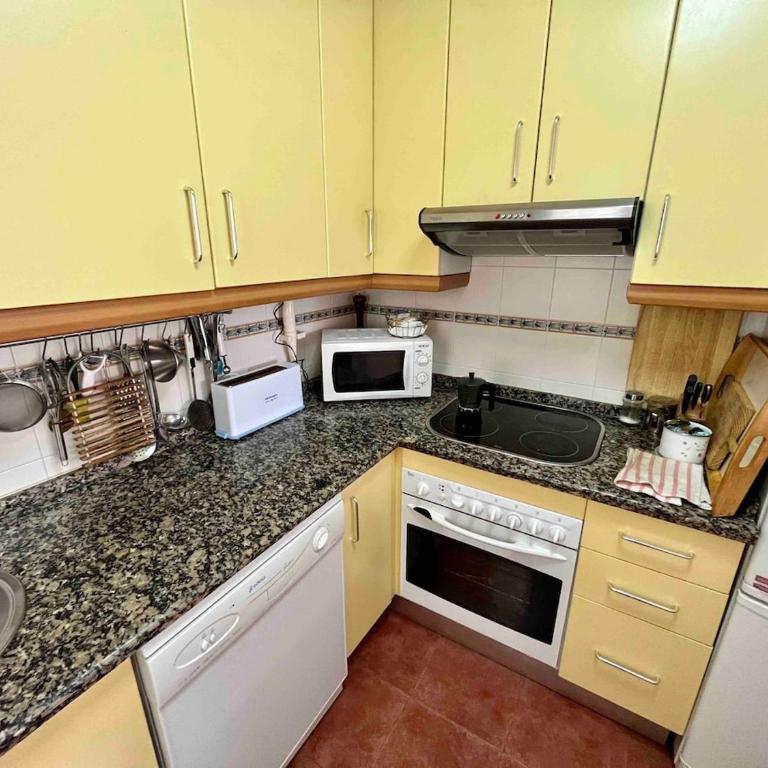 EXCLUSIVE APARTMENT 3 HAB Wifi - Three-Bedroom Apartment - 40