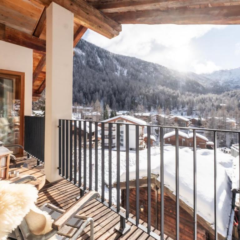 Sonnmatten Boutique Hotel & Apartments Zermatt - Apartment mit 3 Schlafzimmern - 1. Etage mit Balkon und Blick auf das Matterhorn - 16