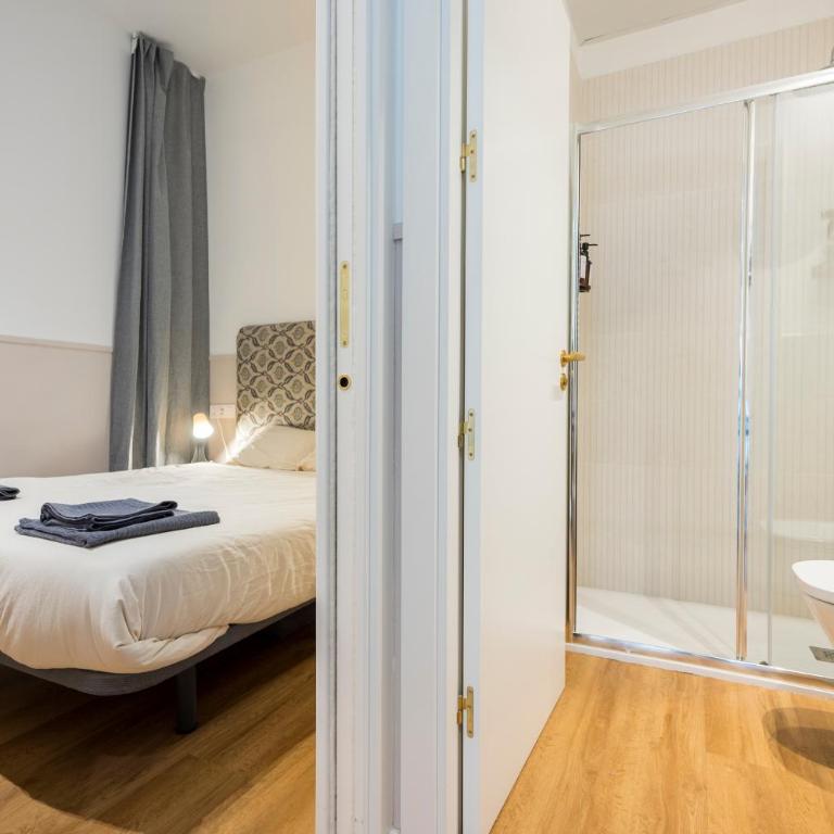 Confortable 2H y 1B Delicias-Madrid Rio B - Two-Bedroom Apartment - 17