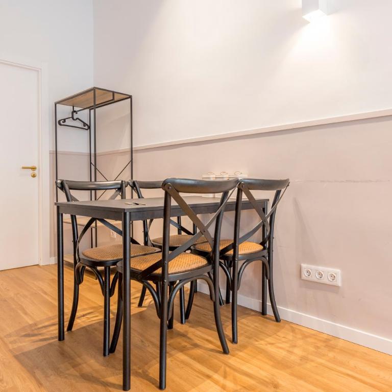 Confortable 2H y 1B Delicias-Madrid Rio B - Two-Bedroom Apartment - 7