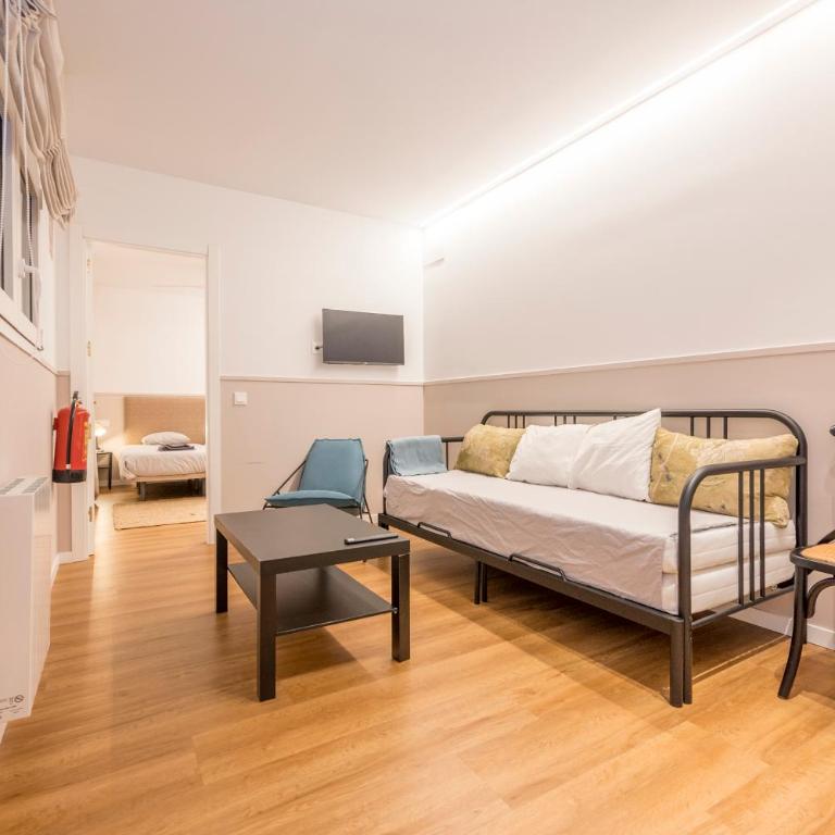 Confortable 2H y 1B Delicias-Madrid Rio B - Two-Bedroom Apartment - 24