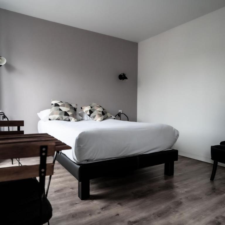 Hotel De Quebec - Chambre Lit Queen-Size - 7