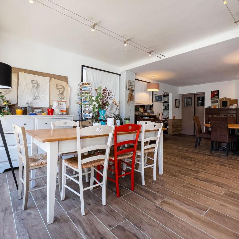 Au Vélo Bleu - Privatisez un ancien hôtel entre lac océan - 12pers - Maison 4 Chambres - 2