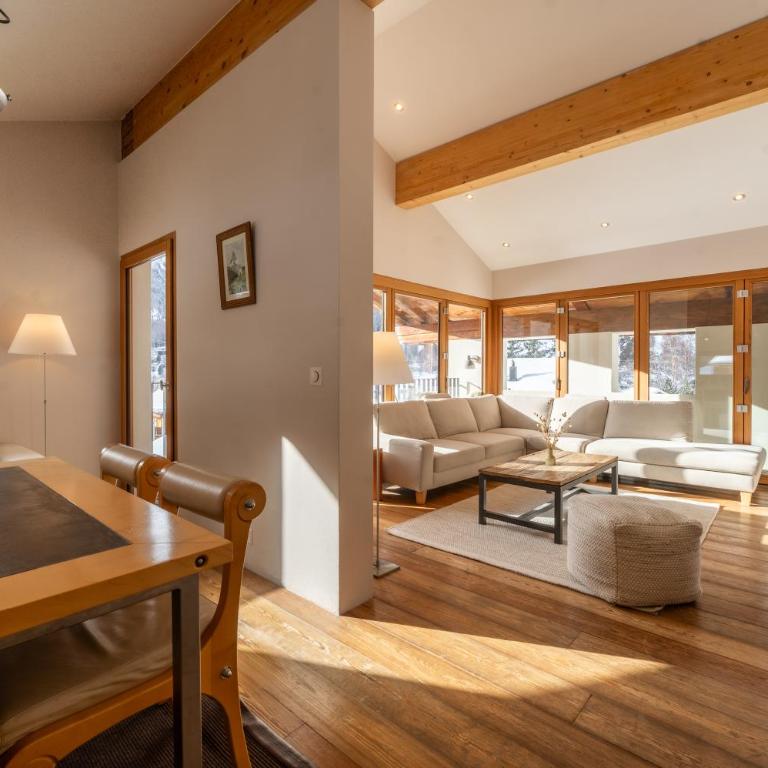 Sonnmatten Boutique Hotel & Apartments Zermatt - Apartment mit 3 Schlafzimmern - 2. Etage mit Balkon und Blick auf das Matterhorn - 3