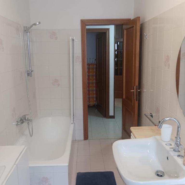 Noemi Apartment 5 Lands Paradise - Three-Bedroom Apartment - 18