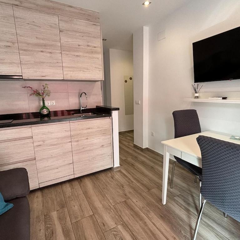Apartment for two in the heart of Nerja - Apartamento de 1 dormitorio - 4