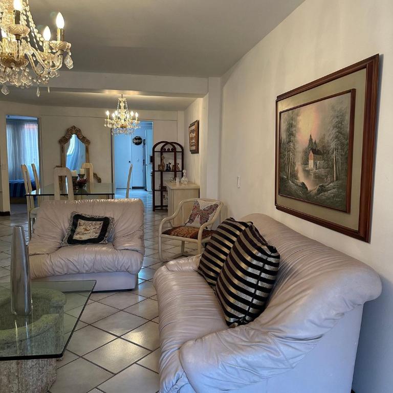 Espacioso apartamento en el corazón de Medellín - Apartamento - 17