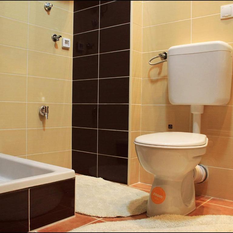 Guest House Mirza - Double or Twin Room with Shared Bathroom - 13