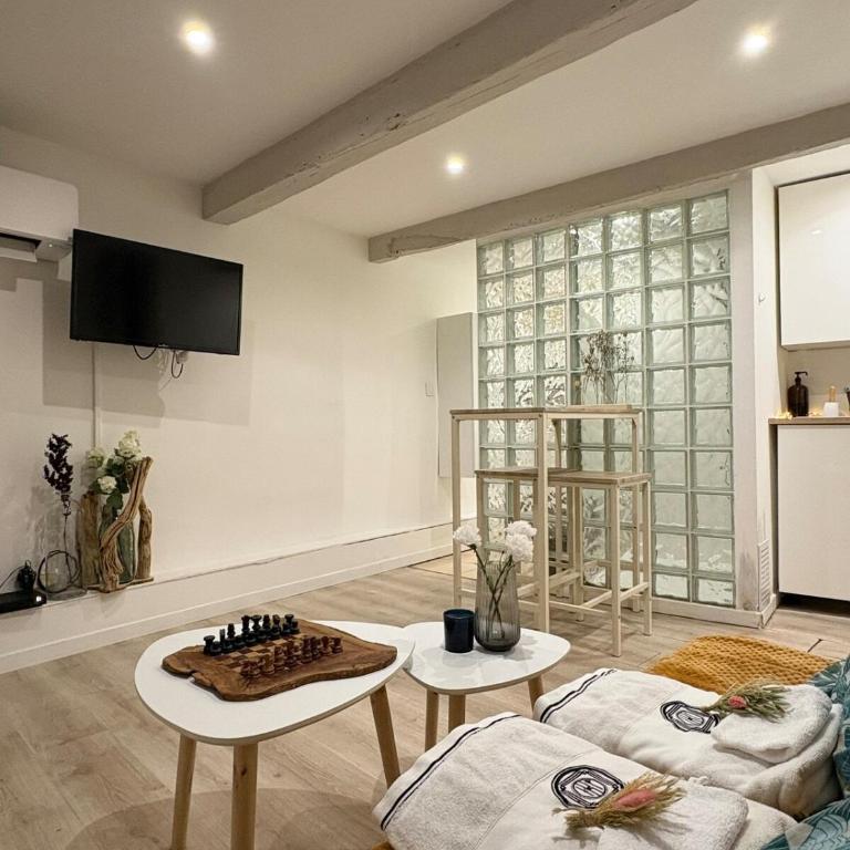 Studio de Charme, Plein centre - Apartamento de 1 dormitorio - 2