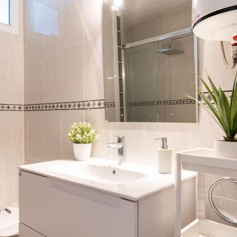 Salou Vista al Mar- Parking Free - 4 Ambientes - Three-Bedroom Apartment - 22