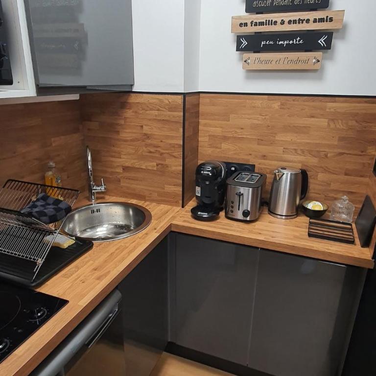 Studio climatisé Place de Jaude Garage balcon tv wifi - Appartement 1 Chambre - 10