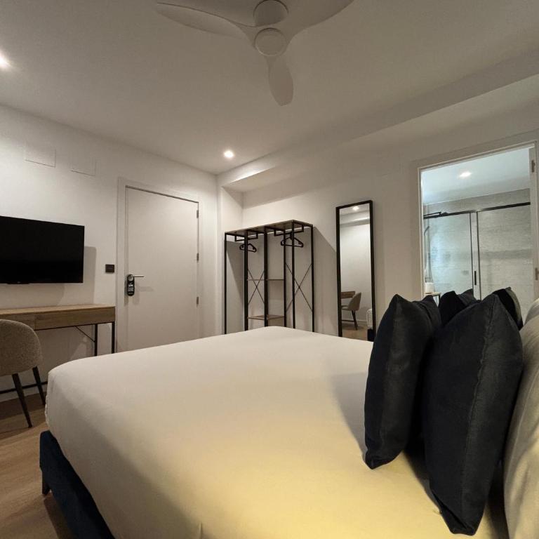 Arenal Suites Bilbao - Double Room - 11