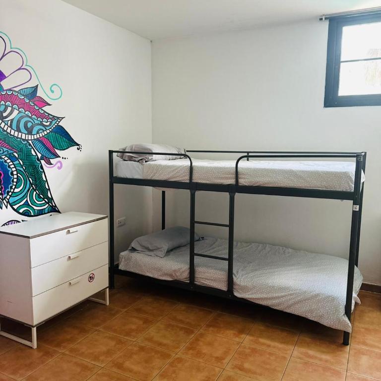 La Fresa Guest House Corralejo - Cama en habitación compartida mixta de 6 camas - 1