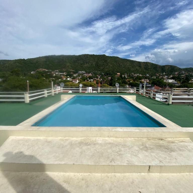 Depto en Villa Carlos Paz para 4 personas - Piscina y cochera - Apartamento de 1 dormitorio - 4