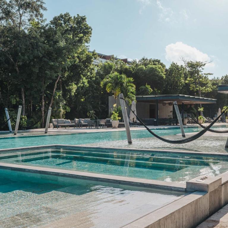 Séjour haut de gamme dans l'oasis verdoyante d'AWA - Two-Bedroom Apartment with Terrace - 2