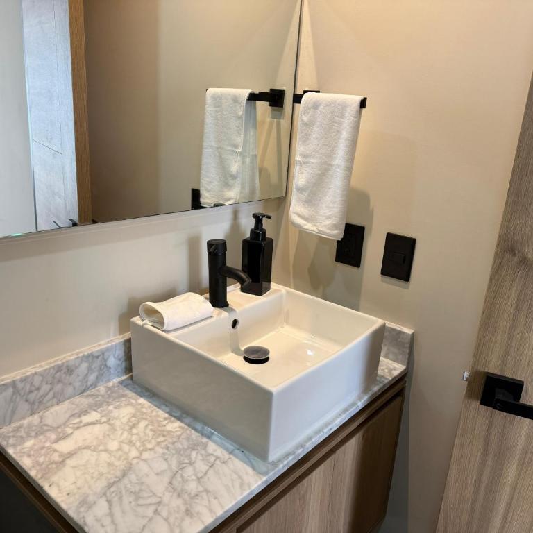 Torre Luum by Duna Stays - Two-Bedroom Deluxe Apartment - 5