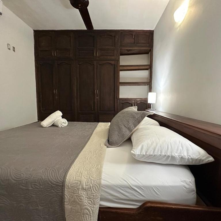Perfect location! 4 BR Apartment in Downtown - Apartment - 9