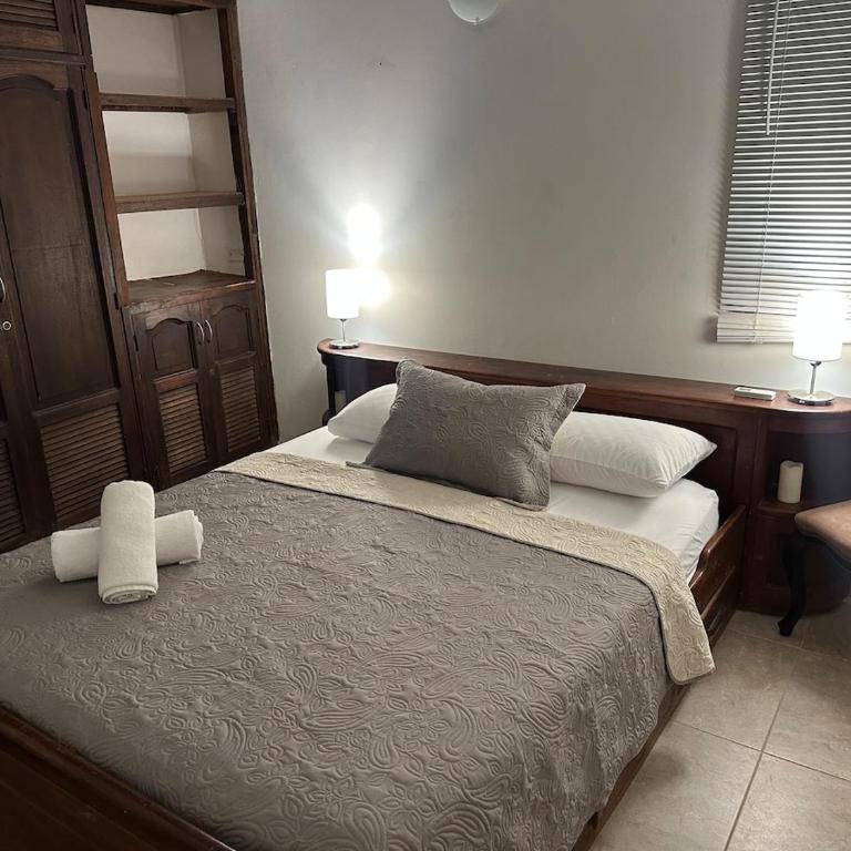 Perfect location! 4 BR Apartment in Downtown - Apartment - 14