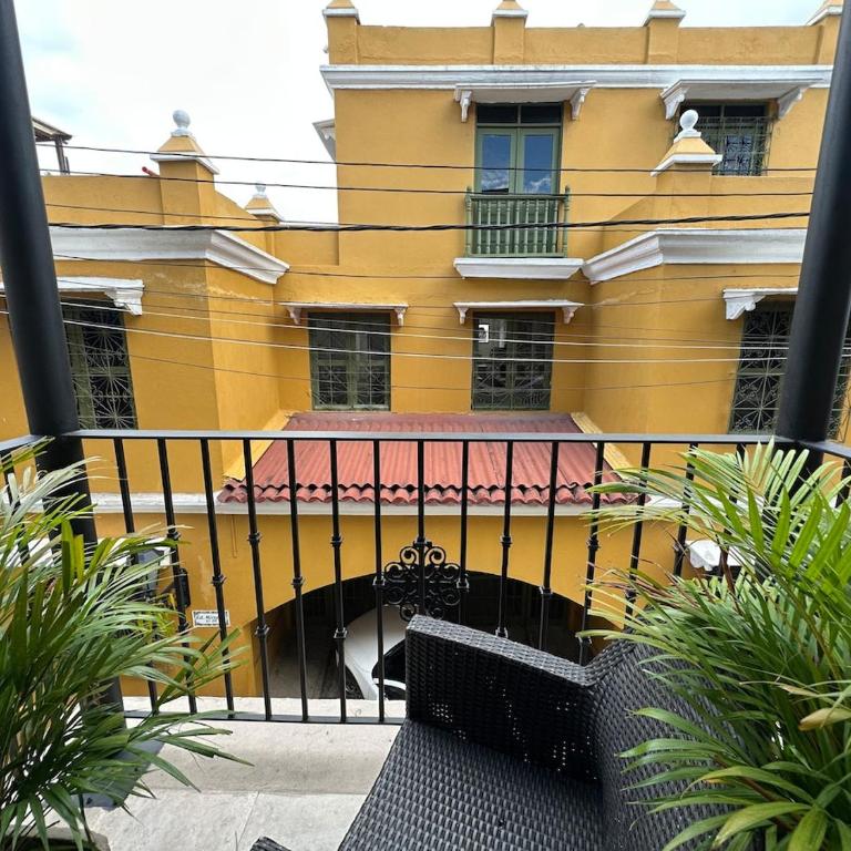 Perfect location! 4 BR Apartment in Downtown - Apartment - 17
