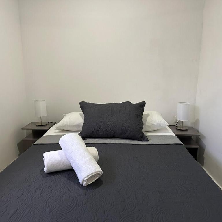 Perfect location! 4 BR Apartment in Downtown - Apartment - 25