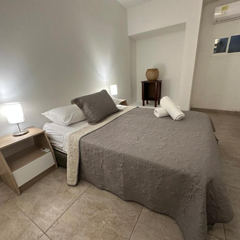 Perfect location! 4 BR Apartment in Downtown - Apartment - 34