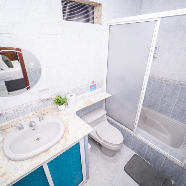 Big Private Beach House with Jacuzzi, Patio, 4 BR - Apartamento de 3 dormitorios - 13