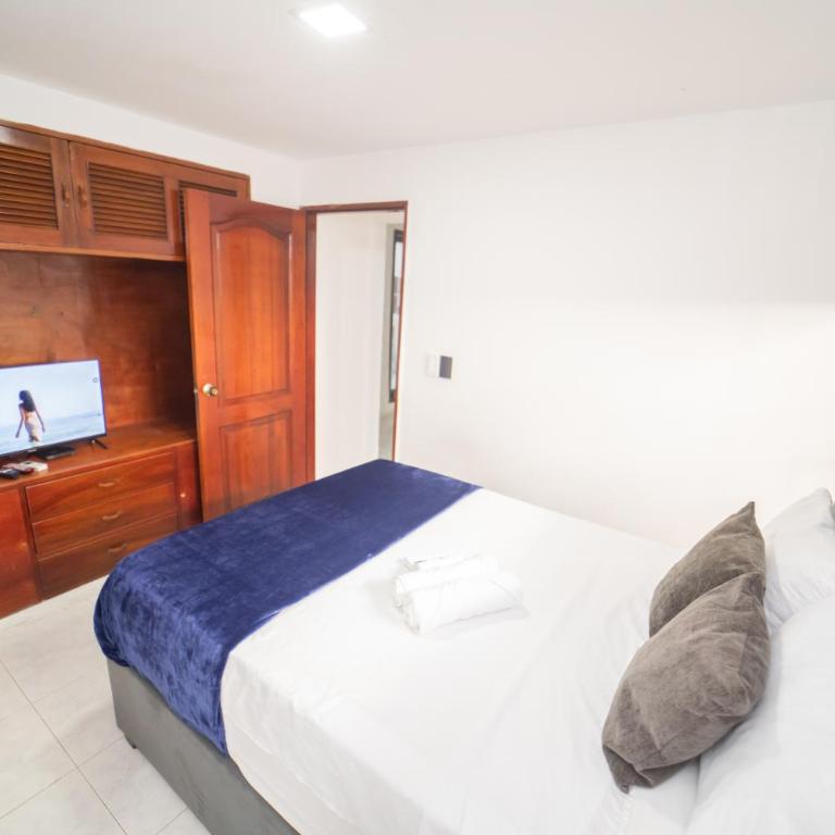 Big Private Beach House with Jacuzzi, Patio, 4 BR - Apartamento de 3 dormitorios - 66
