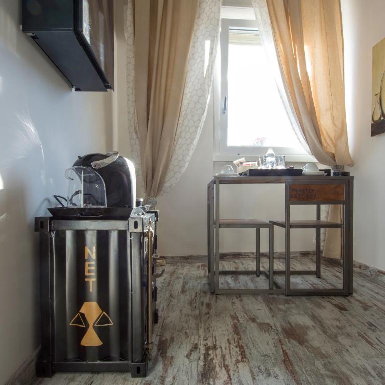 Letto e Latte Roma Guest House - Camera Matrimoniale/Doppia con Letti Singoli con Bagno Privato - 3