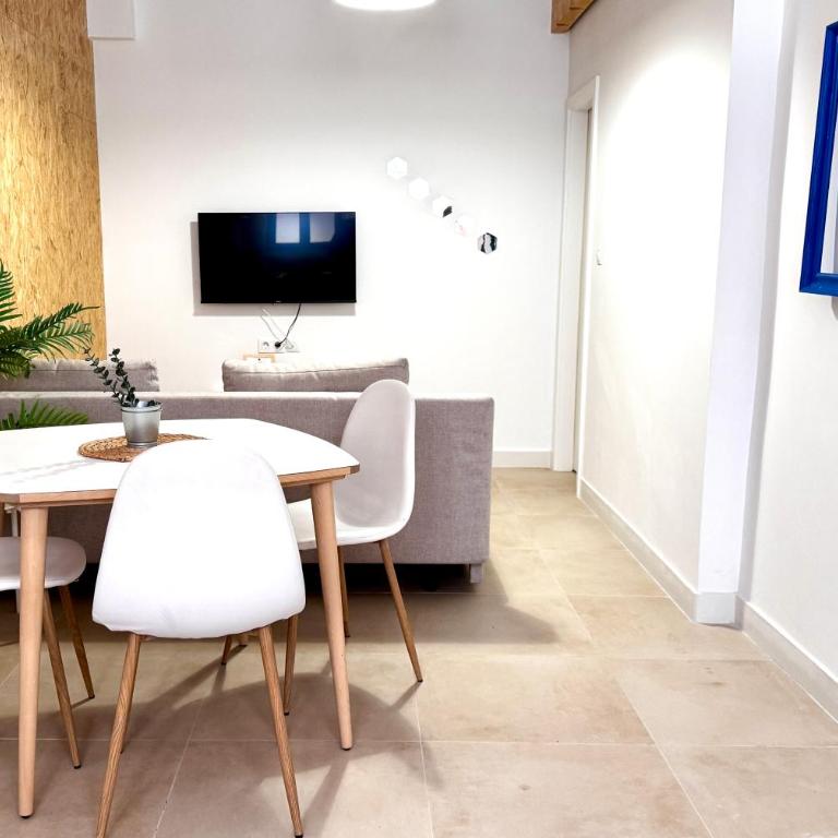 Soho Boho Apartments - with sunny rooftop terrace and fiber optic internet - One-Bedroom Apartment - 10