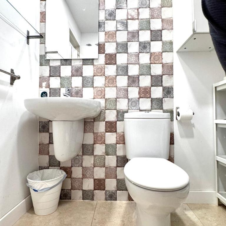 Soho Boho Apartments - with sunny rooftop terrace and fiber optic internet - Apartment - 9