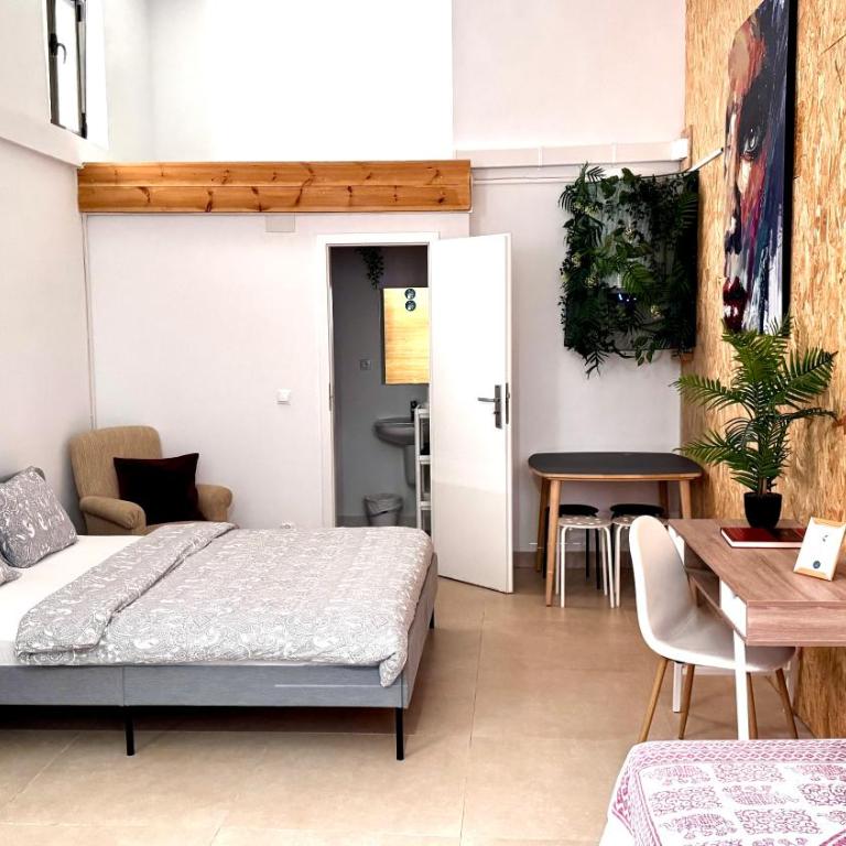 Soho Boho Apartments - with sunny rooftop terrace and fiber optic internet - Two-Bedroom Loft Apartment - 4