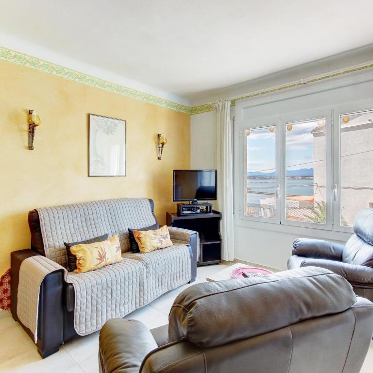 Apartment in Rosas near Platja dels Palangrers - Two-Bedroom Apartment - 8