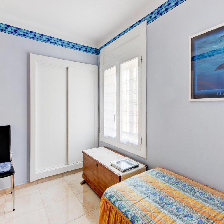 Apartment in Rosas near Platja dels Palangrers - Two-Bedroom Apartment - 17