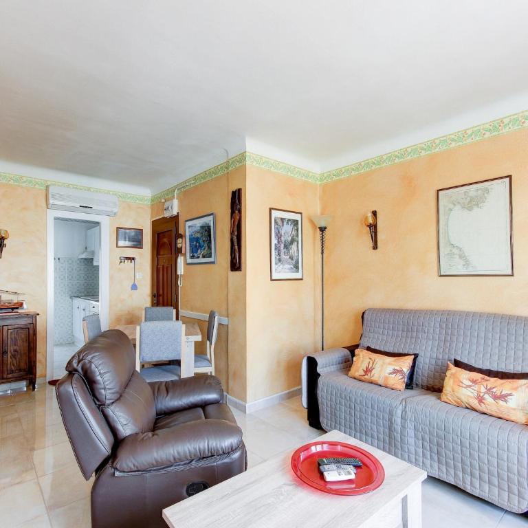 Apartment in Rosas near Platja dels Palangrers - Two-Bedroom Apartment - 2
