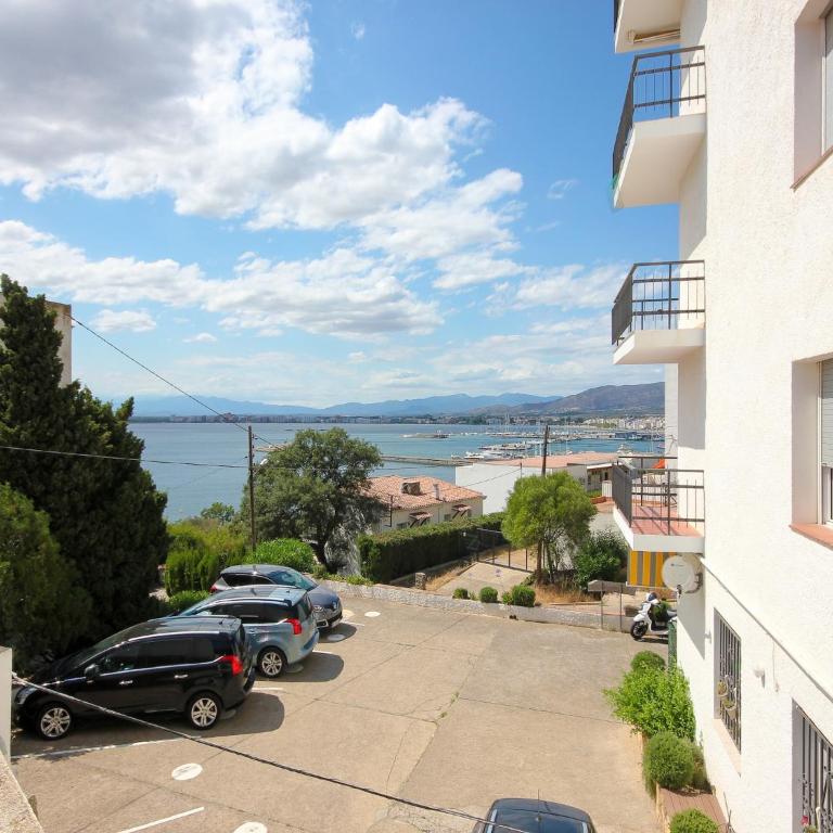 Apartment in Rosas near Platja dels Palangrers - Two-Bedroom Apartment - 24