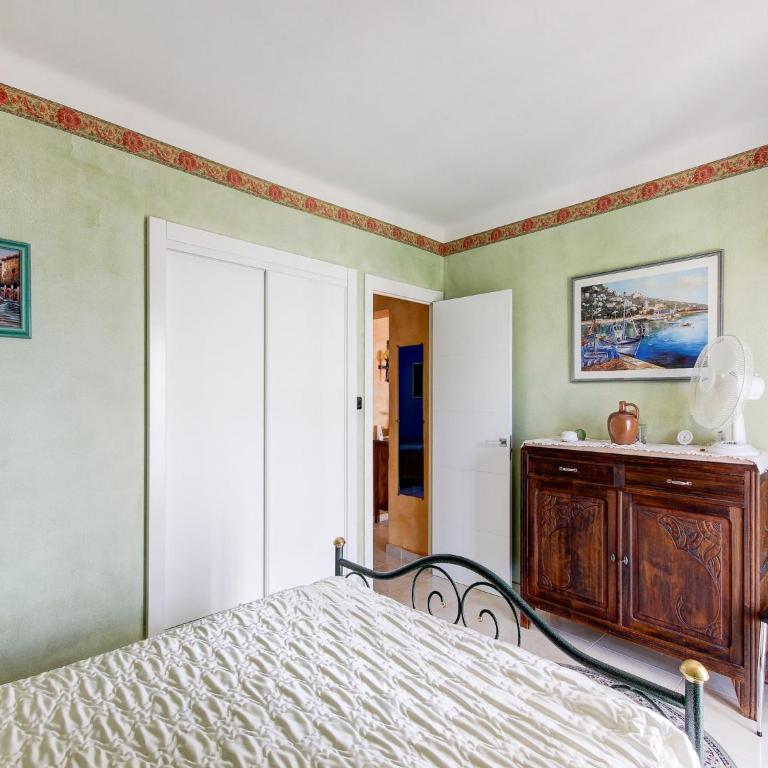 Apartment in Rosas near Platja dels Palangrers - Two-Bedroom Apartment - 15