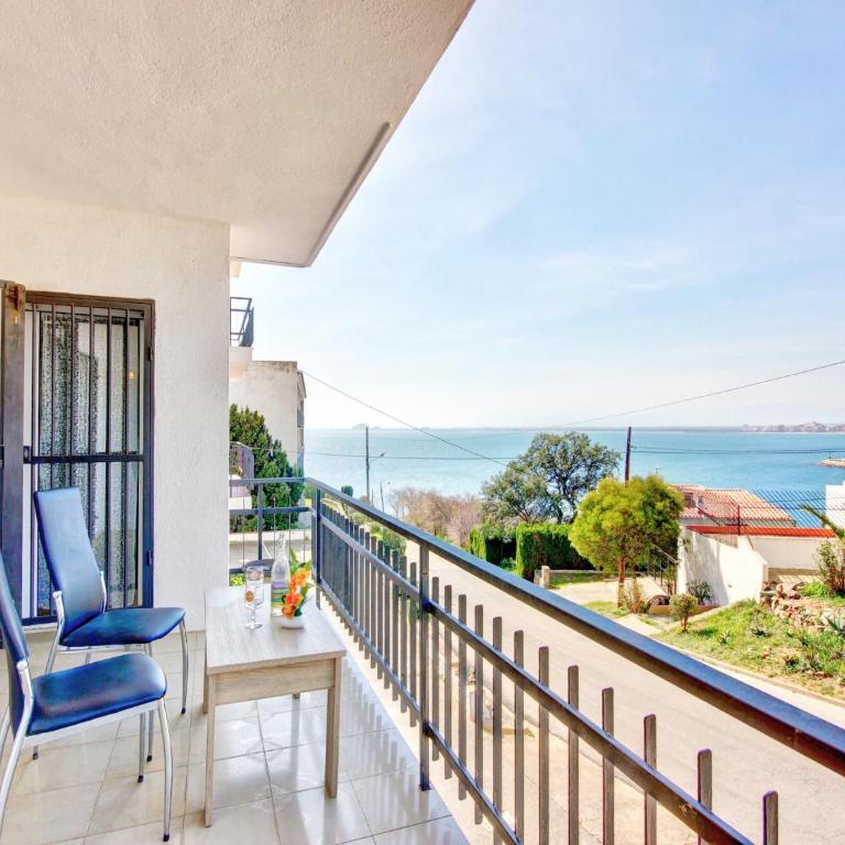 Apartment in Rosas near Platja dels Palangrers - Two-Bedroom Apartment - 5