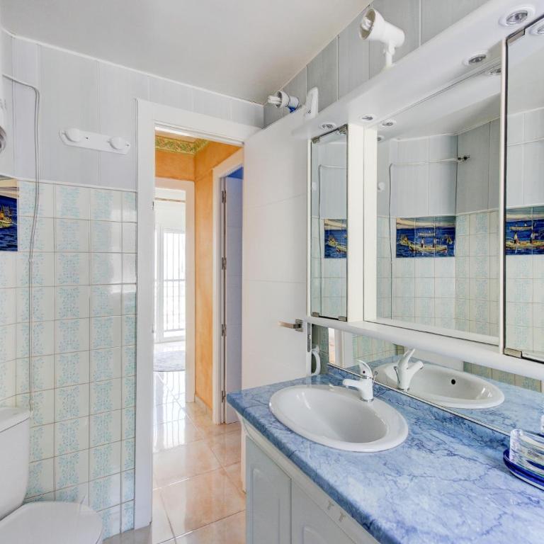 Apartment in Rosas near Platja dels Palangrers - Two-Bedroom Apartment - 20
