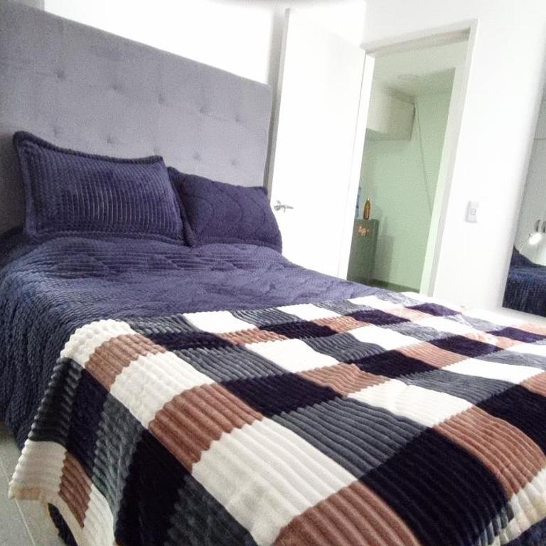 Apartaestudio Comodo Cerca al Aeropuerto - Apartamento de 1 dormitorio - 1