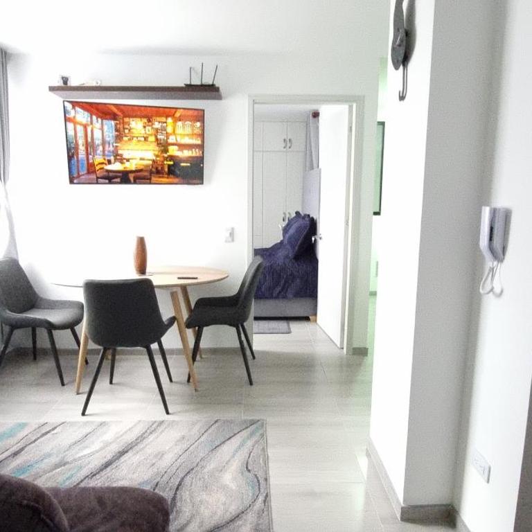 Apartaestudio Comodo Cerca al Aeropuerto - Apartamento de 1 dormitorio - 5