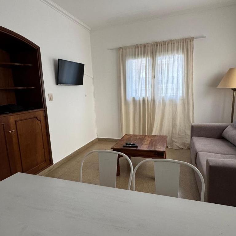 Depto Sarmiento a pasos de Güemes y bares, zona Aldrey - Apartamento de 2 dormitorios - 19