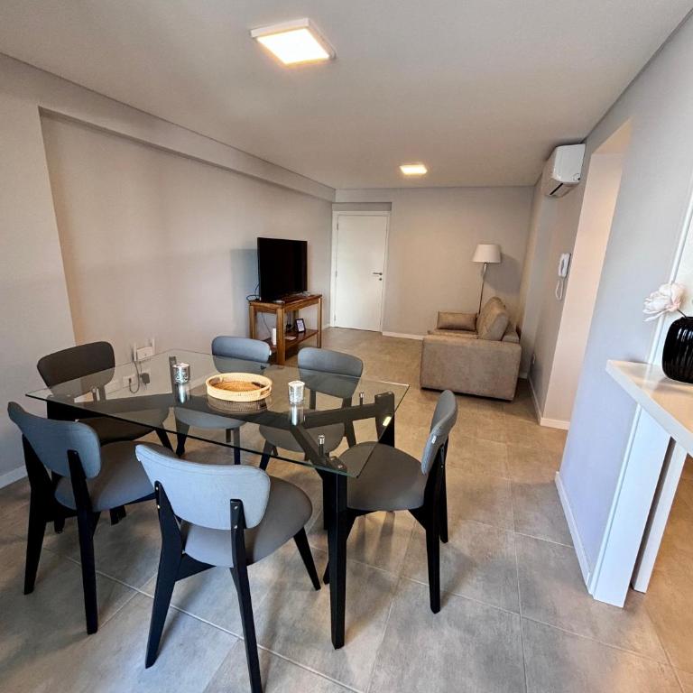 Departamento moderno y lujoso con gym y piscina - Apartamento de 2 dormitorios - 24