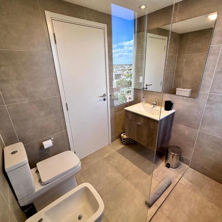 Departamento moderno y lujoso con gym y piscina - Apartamento de 2 dormitorios - 12