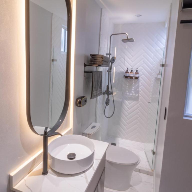 Luxury penthouse with Jacuzzi and AC, North Medellin - Apartamento de 1 dormitorio - 2